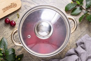 Летний компот из вишни Летний компот из вишни