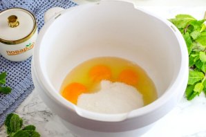 Торт из варенья черной смородины Торт из варенья черной смородины