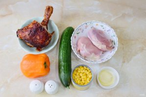 Салат гусарский с копченой курицей Салат гусарский с копченой курицей