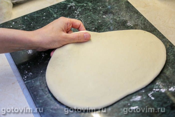 Пицца со спаржей, чесноком и сыром моцарелла  Пицца со спаржей, чесноком и сыром моцарелла