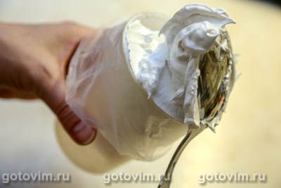 Слоеные трубочки с белковым кремом Слоеные трубочки с белковым кремом