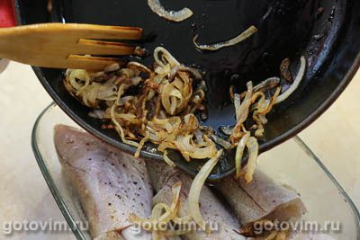 Минтай, запеченный под шубой со свеклой