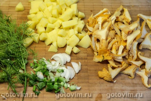 Куриный суп с лисичками и клецками Куриный суп с лисичками и клецками