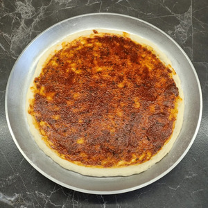 Пицца с луком и сыром Пицца с луком и сыром