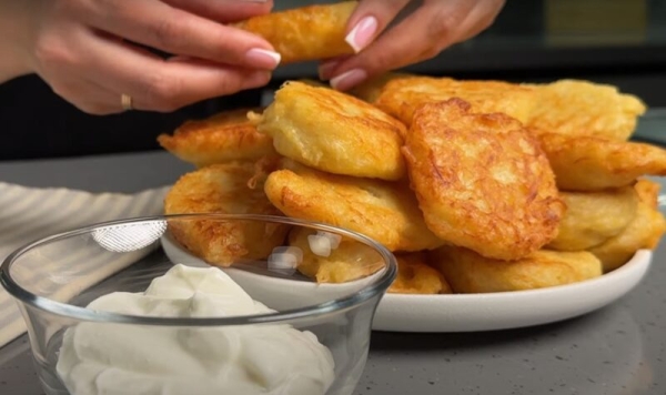 Так готовили наши бабушки. Картофельные оладьи: просто и вкусно Так готовили наши бабушки. Картофельные оладьи: просто и вкусно