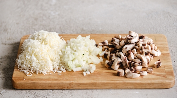 Жюльен в тарталетках с курицей и грибами, пошаговый рецепт с фото на 185 ккал Жюльен в тарталетках с курицей и грибами, пошаговый рецепт с фото на 185 ккал