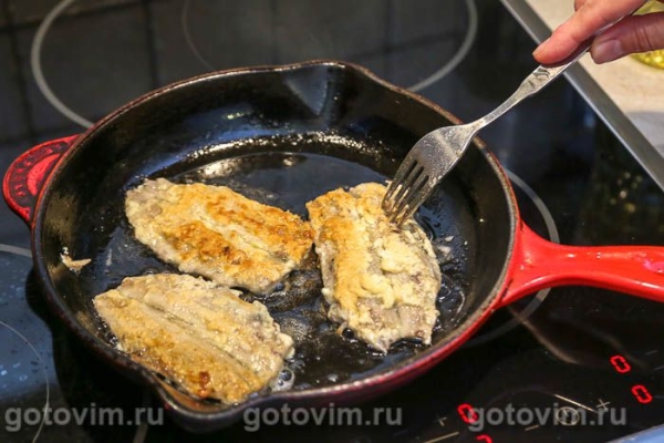 Беломорская сельдь, жаренная в яичном маринаде