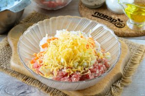 Фаршированные перцы в духовке половинками с сыром Фаршированные перцы в духовке половинками с сыром