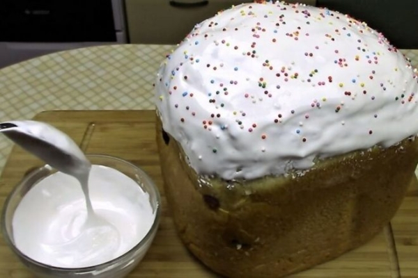 Глазурь для кулича из сахарной пудры и воды Глазурь для кулича из сахарной пудры и воды