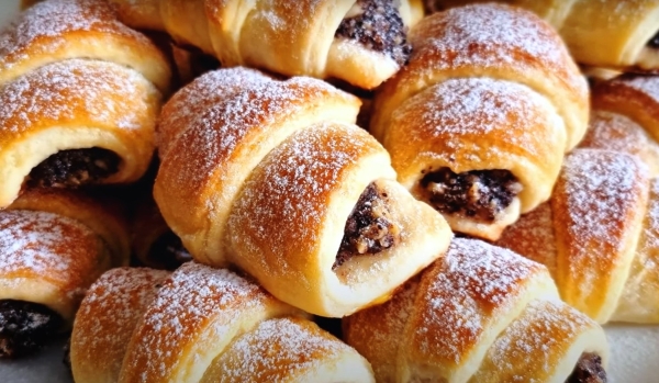 Братиславские рожки. Ароматные мягкие рогалики с сочной начинкой