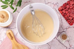 Быстрый пирог "Минутка" на сковороде