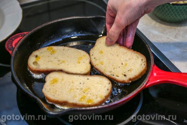 Горячие бутерброды с фаршем на сковороде Горячие бутерброды с фаршем на сковороде