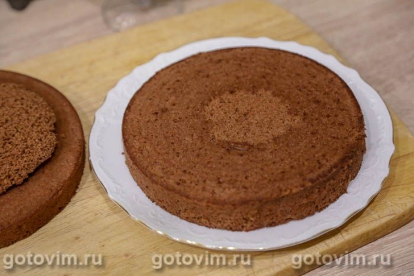 Шоколадный торт с яблочным заварным кремом в микроволновке