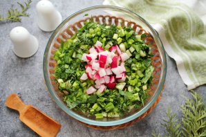 Окрошка с горчицей и сметаной на квасе Окрошка с горчицей и сметаной на квасе