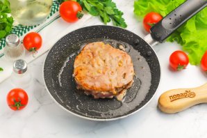 Стейк из тунца на сковороде Стейк из тунца на сковороде