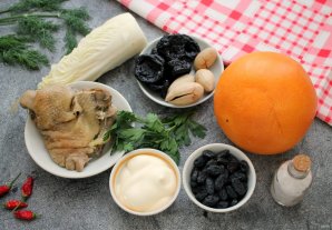 Салат с курицей в грейпфруте