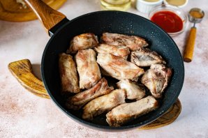 Ребрышки в соусе