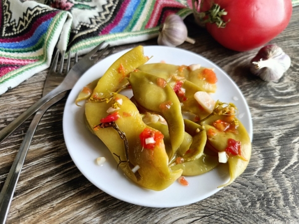 Турша (квашеная спаржевая фасоль) Турша (квашеная спаржевая фасоль)