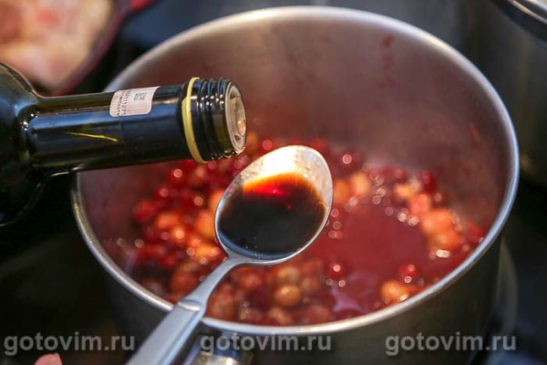 Соус к мясу из клюквы с виноградом Соус к мясу из клюквы с виноградом