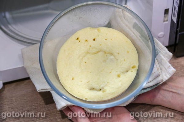 Творожная запеканка с бананами и манкой в микроволновке