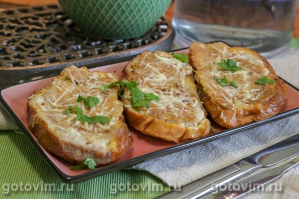 Горячие бутерброды с мясным фаршем в мультиварке