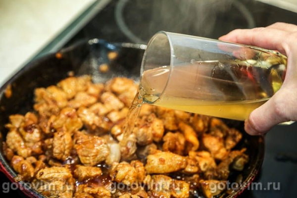 Пёркёльт из свинины (Pörkölt) Пёркёльт из свинины (Pörkölt)