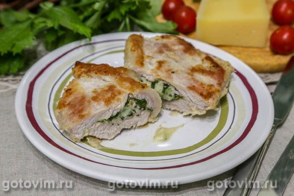 Свиные отбивные с сыром и сельдереем в мультиварке