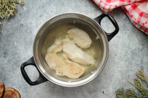 Салат с говяжьим языком и курицей Салат с говяжьим языком и курицей