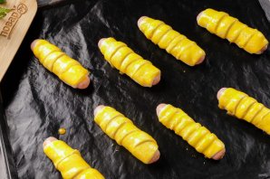 Сосиски в слоеном бездрожжевом тесте в духовке Сосиски в слоеном бездрожжевом тесте в духовке