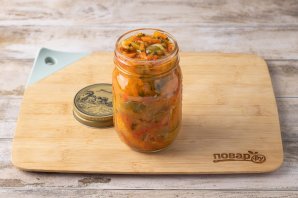 Салат из помидоров, перца, моркови и лука на зиму Салат из помидоров, перца, моркови и лука на зиму