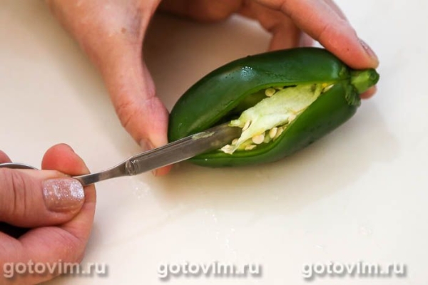 Жареный перец халапеньо с сыром и в хрустящей панировке  Жареный перец халапеньо с сыром и в хрустящей панировке