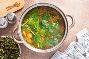 Суп с фунчозой и шампиньонами Суп с фунчозой и шампиньонами