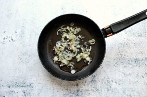 Свиная печень по-строгановски Свиная печень по-строгановски