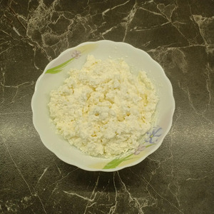 Рулет на дрожжевом тесте с творогом