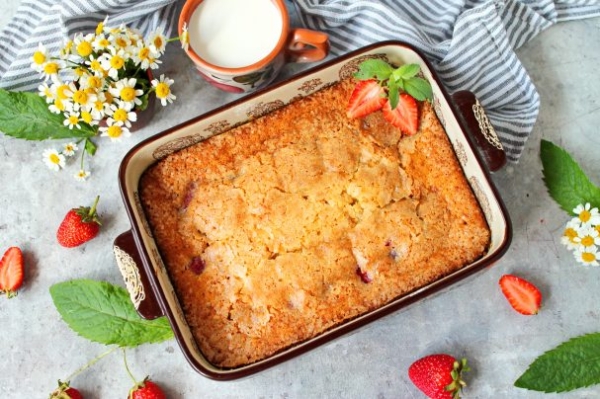 Клубничный пирог с пахтой Клубничный пирог с пахтой