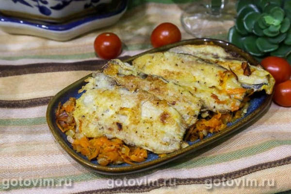 Филе салаки в яйце и муке, жаренное в мультиварке