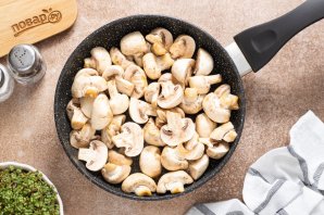 Шампиньоны на сковороде Шампиньоны на сковороде