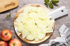 Слоеный пирог с яблоками Слоеный пирог с яблоками