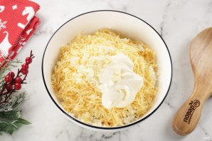 Салат "Рафаэлло" с крабовыми палочками