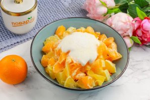 Салат с мандарином, яблоком и апельсином Салат с мандарином, яблоком и апельсином