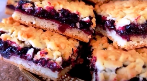 «Царский» десерт. Пирог с вареньем для особых случаев: научила всех подруг так готовить «Царский» десерт. Пирог с вареньем для особых случаев: научила всех подруг так готовить