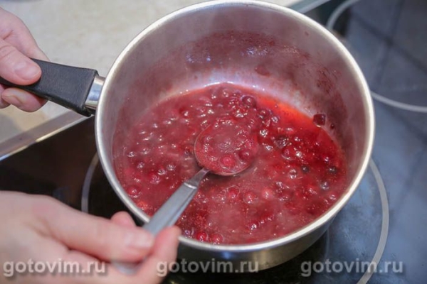 Утиные ножки конфи с клюквенным соусом и запеченным картофелем