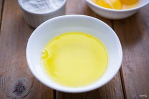 Пирог с замороженной вишней и безе Пирог с замороженной вишней и безе