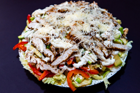 Салат с куриным филе, пекинской капустой, кабачком и баклажаном Салат с куриным филе, пекинской капустой, кабачком и баклажаном