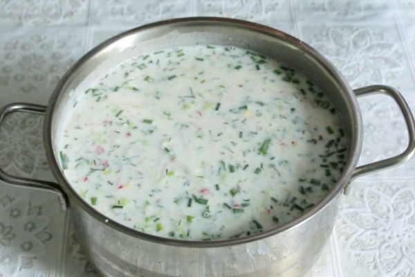 Окрошка овощная на кефире без колбасы и мяса