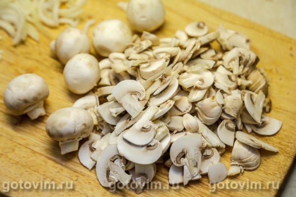 Жареная свинина с грибами и перцем чили Жареная свинина с грибами и перцем чили