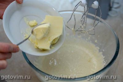 Кулич шоколадный с шоколадной глазурью и безе Кулич шоколадный с шоколадной глазурью и безе