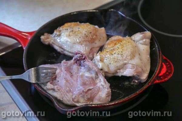 Куриные бедра, запеченные в чесночно-сливочном соусе Куриные бедра, запеченные в чесночно-сливочном соусе