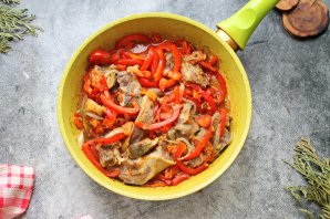 Говяжьи губы с овощами Говяжьи губы с овощами