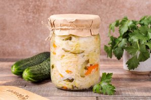 Салат из капусты и огурцов на зиму Салат из капусты и огурцов на зиму